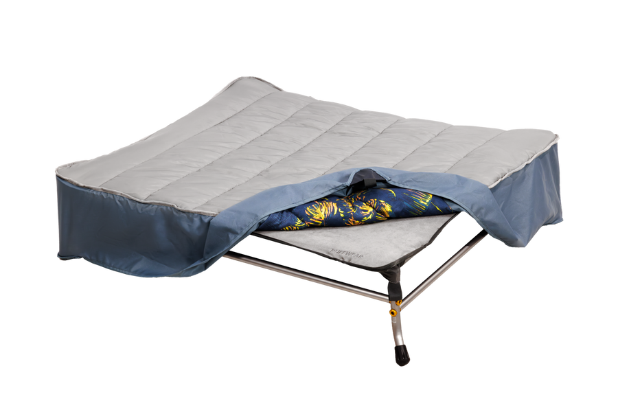 CompressedPNG-1073_Mt.EverRest-Insulated-Dog-Cot-Cover_Deep-Jungle_Detail-3_STUDIO.png